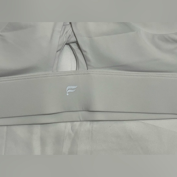 FABLETICS OASIS TWIST MEDIUM IMPACT SPORT BRA WHITE - Picture 9 of 10